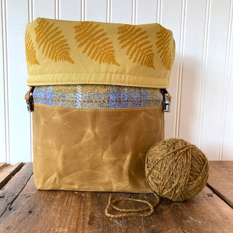 Wax and Wool Trundle Bag- Fern
