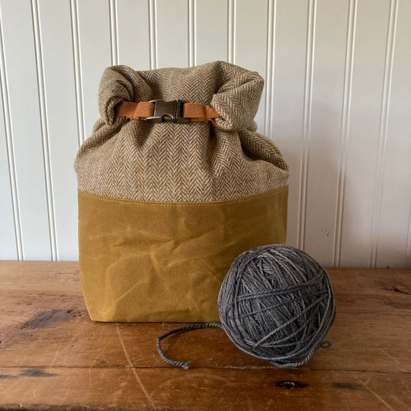 Wax and Wool Trundle Bag- Bees