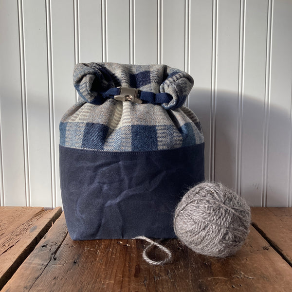 Wax and Wool Trundle Bag- waves
