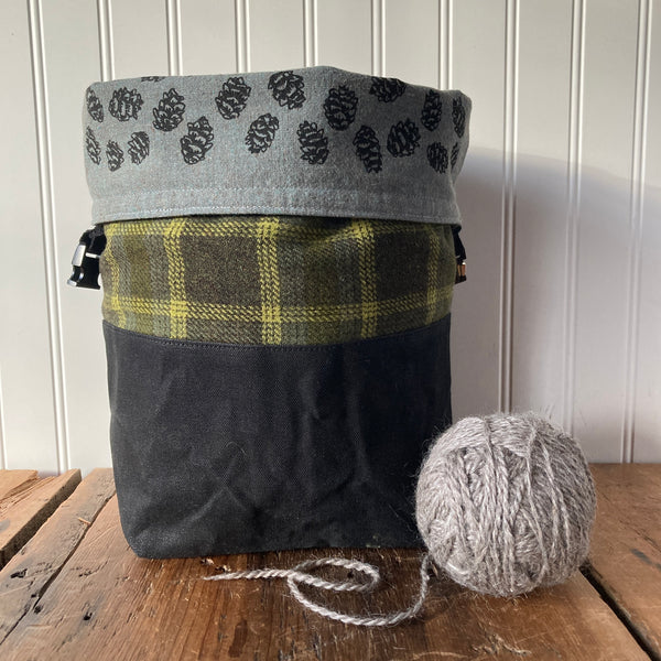 Wax and Wool Trundle Bag- hemlock