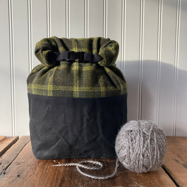 Wax and Wool Trundle Bag- hemlock