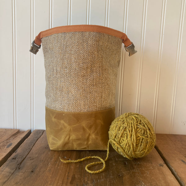 Mini Wax and Wool Trundle Bag- Honeycomb