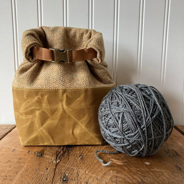 Mini Wax and Wool Trundle Bag- Honeycomb