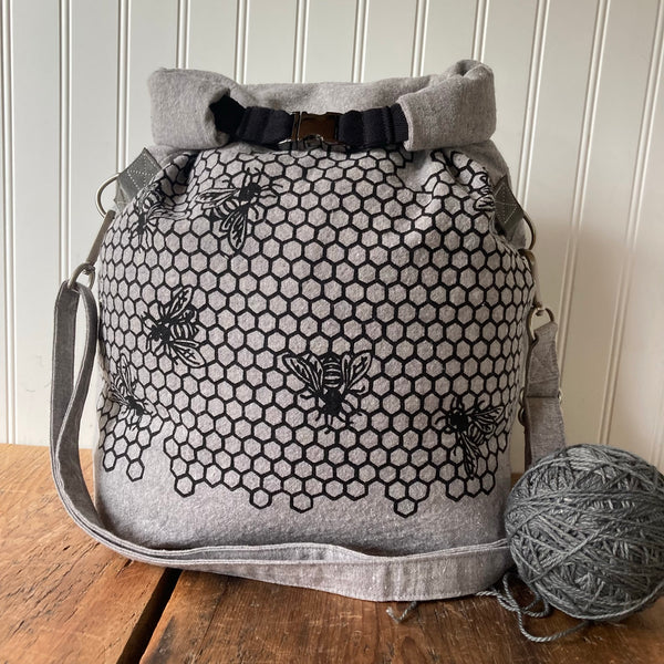 Deluxe Trundle Bag - Honeycomb