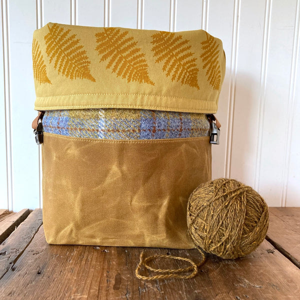 Wax and Wool Trundle Bag- Fern