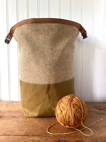 Wax and Wool Trundle Bag- Bees
